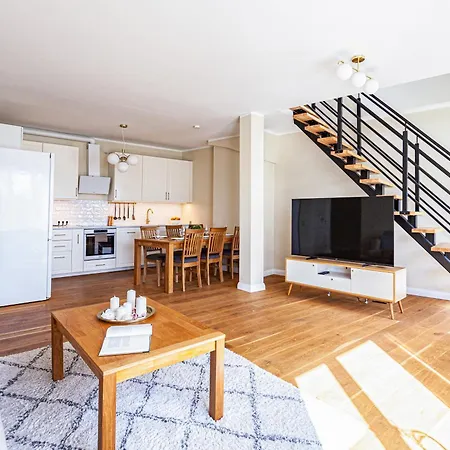 דירה Luxury 2-floor With Sauna And Balcony