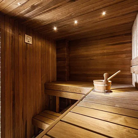 Luxury 2-floor With Sauna And Balcony *